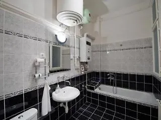 Vaci Utca 3*